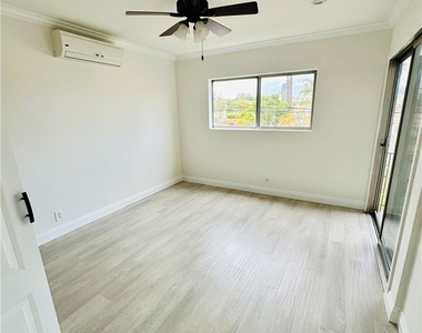 423 S Rexford Drive - Photo Thumbnail 21