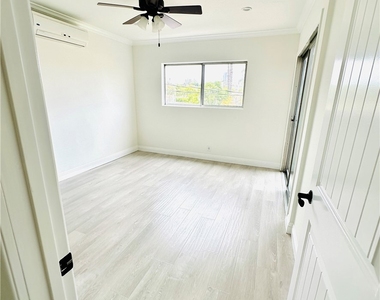 423 S Rexford Drive - Photo Thumbnail 23