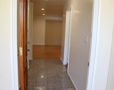 18616 Lassen Street - Photo Thumbnail 12