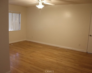 18616 Lassen Street - Photo Thumbnail 17