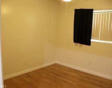 18616 Lassen Street - Photo Thumbnail 22
