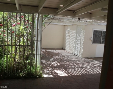 18616 Lassen Street - Photo Thumbnail 13