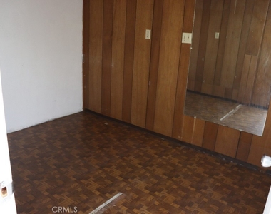 18616 Lassen Street - Photo Thumbnail 32