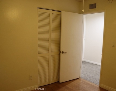 18616 Lassen Street - Photo Thumbnail 23