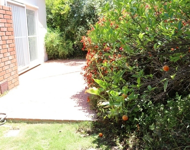 18616 Lassen Street - Photo Thumbnail 29