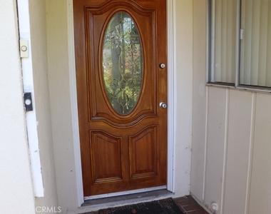 18616 Lassen Street - Photo Thumbnail 5