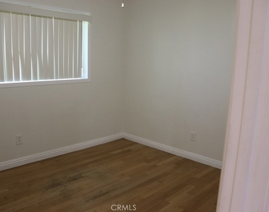 18616 Lassen Street - Photo Thumbnail 24