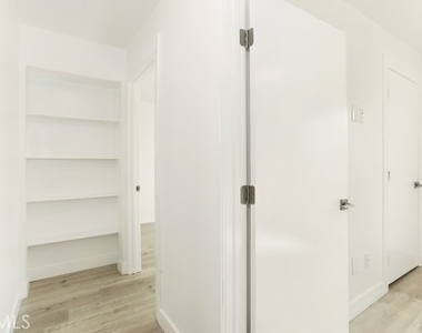 6745 Laurel Canyon Boulevard - Photo Thumbnail 9