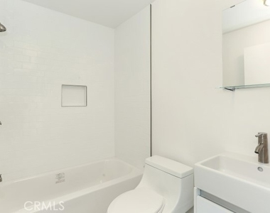 6745 Laurel Canyon Boulevard - Photo Thumbnail 5