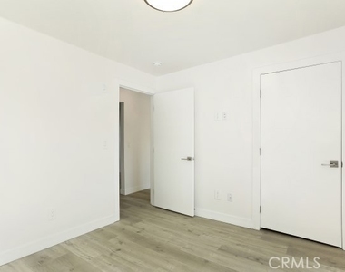 6745 Laurel Canyon Boulevard - Photo Thumbnail 4