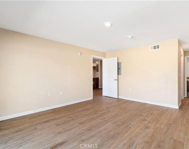 13710 Foothill - Photo Thumbnail 21