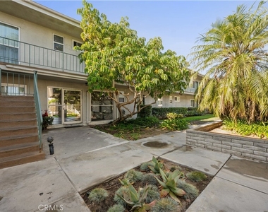 3649 Emerald Street - Photo Thumbnail 3