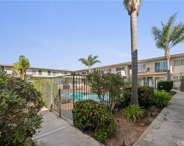 3649 Emerald Street - Photo Thumbnail 17