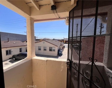 12924 Prairie Avenue - Photo Thumbnail 15
