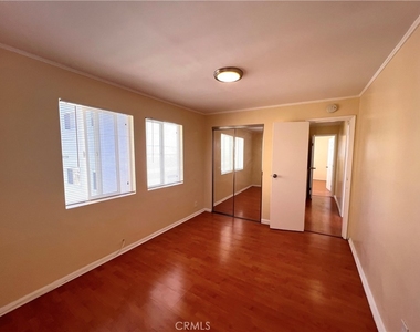12924 Prairie Avenue - Photo Thumbnail 13