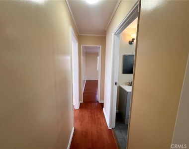 12924 Prairie Avenue - Photo Thumbnail 9