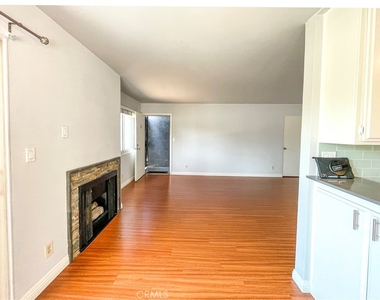 6655 W 86th Place - Photo Thumbnail 5