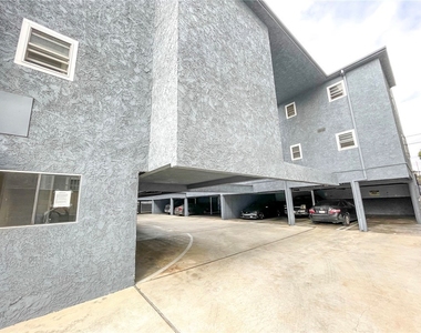 6655 W 86th Place - Photo Thumbnail 15