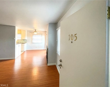6655 W 86th Place - Photo Thumbnail 2