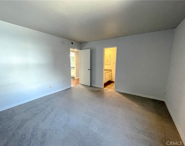 6655 W 86th Place - Photo Thumbnail 11