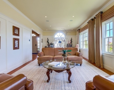1239 S Patton Avenue - Photo Thumbnail 13