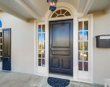 1239 S Patton Avenue - Photo Thumbnail 3