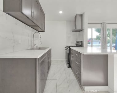 8585 Lampson Ave - Photo Thumbnail 17