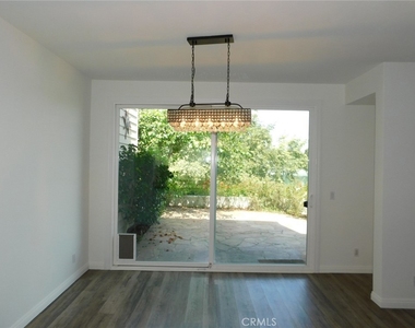 5 Lakefront - Photo Thumbnail 6