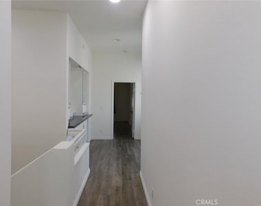 5 Lakefront - Photo Thumbnail 22