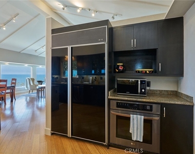 151 Napoleon Street - Photo Thumbnail 3