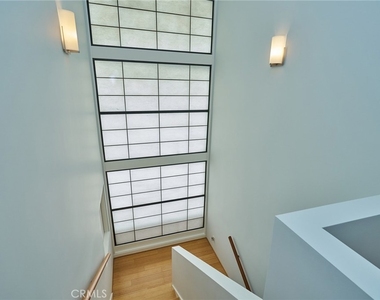 151 Napoleon Street - Photo Thumbnail 15