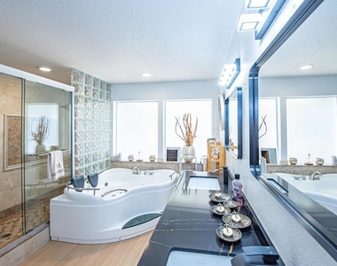 2715 S Centre City Parkway - Photo Thumbnail 35