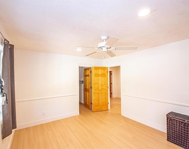 2715 S Centre City Parkway - Photo Thumbnail 43