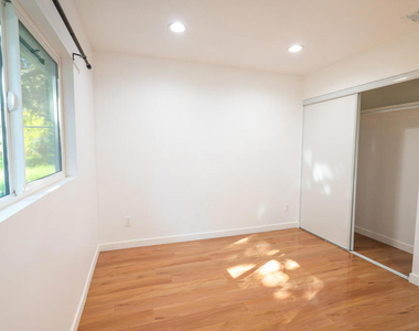 270 E Penn Street - Photo Thumbnail 12