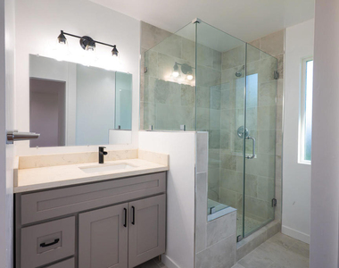270 E Penn Street - Photo Thumbnail 9