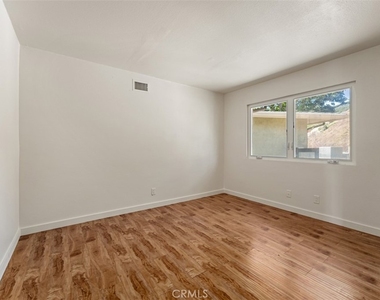 23932 Flores Avenue - Photo Thumbnail 20