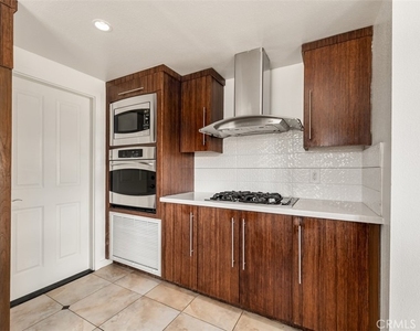 23932 Flores Avenue - Photo Thumbnail 17