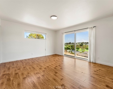 23932 Flores Avenue - Photo Thumbnail 25