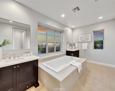 1 Intriga Court - Photo Thumbnail 34