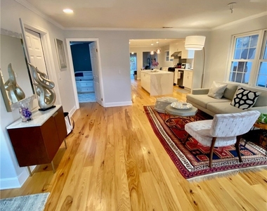 518 Westminster Avenue - Photo Thumbnail 6