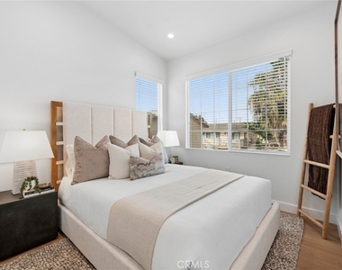 374 Hamilton St - Photo Thumbnail 9