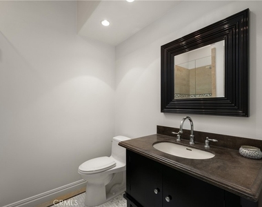 315 Carnation - Photo Thumbnail 5