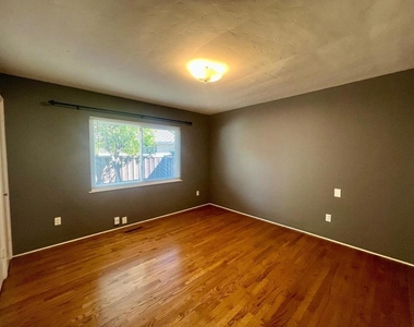 621 S 13th Street - Photo Thumbnail 21