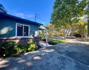 621 S 13th Street - Photo Thumbnail 5