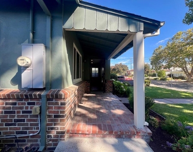 621 S 13th Street - Photo Thumbnail 6