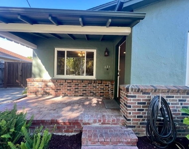 621 S 13th Street - Photo Thumbnail 2