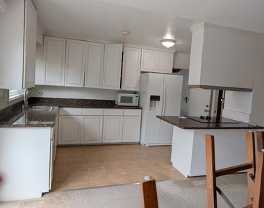 2112 Rockhurst Court - Photo Thumbnail 2