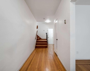 1305 Walnut Street - Photo Thumbnail 3