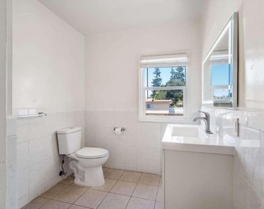 1305 Walnut Street - Photo Thumbnail 30