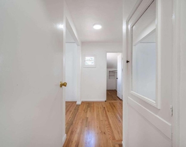 1305 Walnut Street - Photo Thumbnail 26